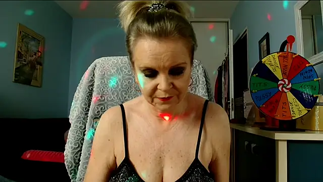 sexyjennyeu online show from February 5, 2025, 9:07 pm