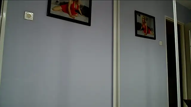 sexyjennyeu online show from February 18, 2025, 8:36 pm