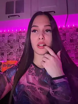 EricaWalls online show from February 19, 2025, 7:38 pm