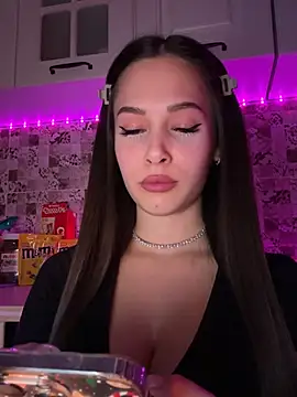 EricaWalls online show from February 22, 2025, 7:25 pm