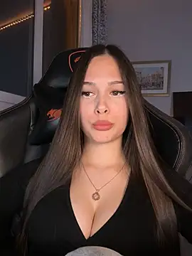 EricaWalls online show from April 15, 2026, 9:04 pm