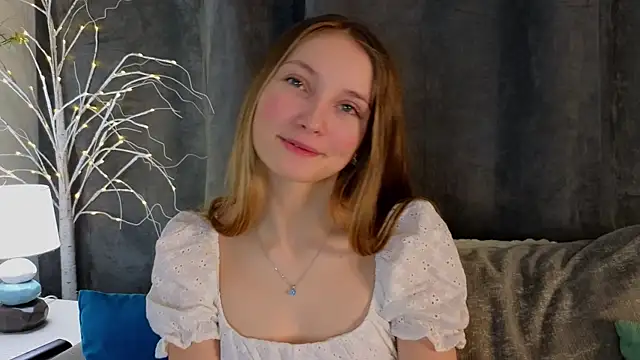 Snapshot of MonaEldon chatting on December 14, 2024, 1:17 am MonaEldon online show from December 14, 2024, 1:17 am