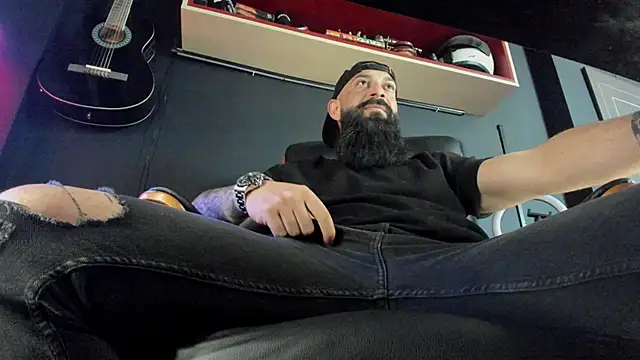 axxelrich  online show from March 5, 2025, 10:00 am