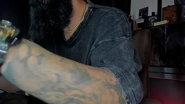 axxelrich  online show from October 7, 2025, 4:53 am