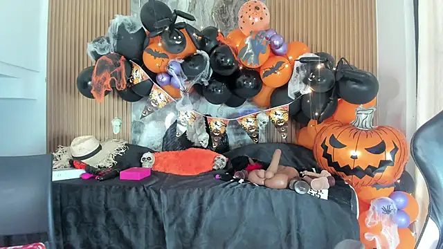 Danna topless online show from October 31, 2025, 12:06 pm