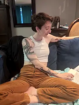 Snapshot of lovelylucyy chatting on September 25, 2025, 10:35 pm lovelylucyy online show from September 25, 2025, 10:35 pm