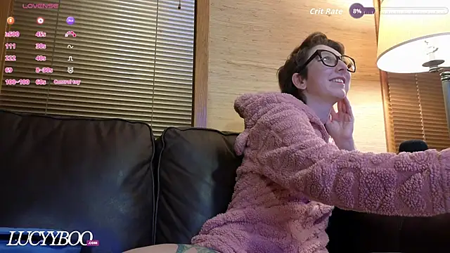 lovelylucyy online show from January 12, 2026, 12:38 am