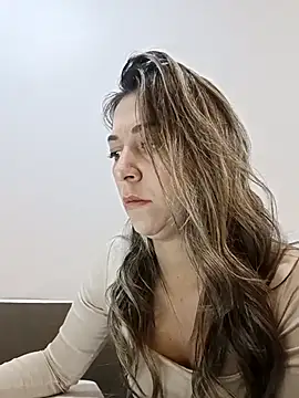 rachellboom online show from April 8, 2026, 11:37 pm