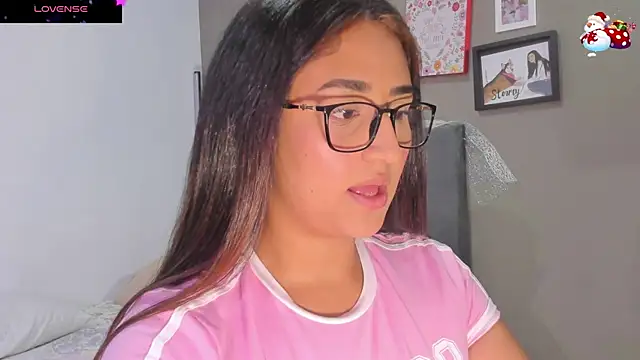 Snapshot of curvy_jhacky chatting on December 20, 2024, 8:34 pm curvy jhacky online show from December 20, 2024, 8:34 pm