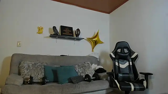 julian wallace online show from October 29, 2025, 3:47 pm