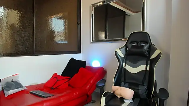 julian wallace online show from March 4, 2026, 6:58 pm