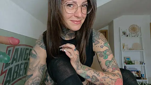 BrownieyQueen online show from May 7, 2026, 6:08 am