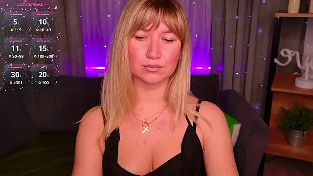 MilaBott online show from March 7, 2025, 6:33 pm