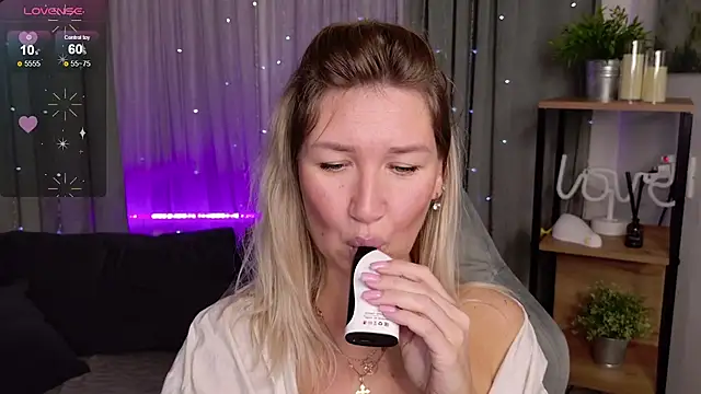 MilaBott online show from September 19, 2025, 8:31 pm