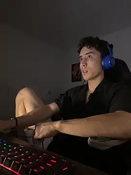 Snapshot of gojo_satoru_18 chatting on November 27, 2025, 4:25 am gojo satoru 18 online show from November 27, 2025, 4:25 am