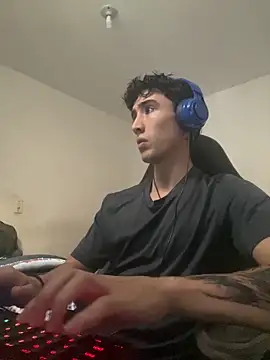 Snapshot of gojo_satoru_18 chatting on December 17, 2025, 7:20 pm gojo satoru 18 online show from December 17, 2025, 7:20 pm