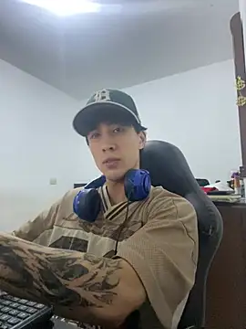 gojo satoru 18 online show from April 19, 2026, 1:05 am