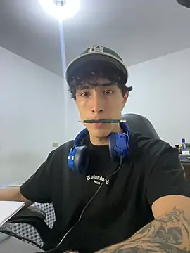 gojo satoru 18 online show from April 27, 2026, 3:15 am