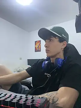 gojo satoru 18 online show from April 28, 2026, 3:33 am