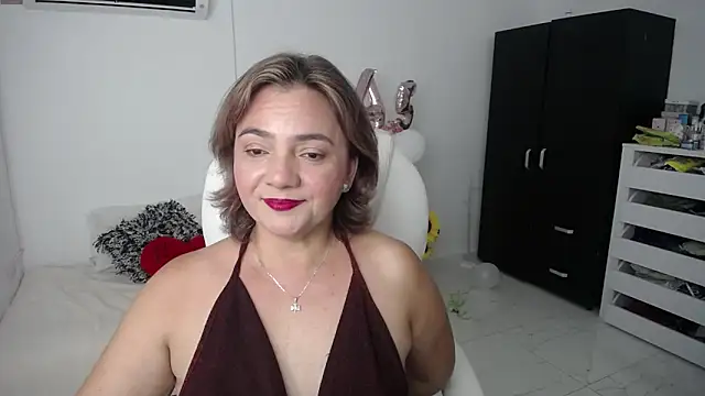 Snapshot of Chiraz_hasnaa chatting on January 20, 2025, 10:59 pm Chiraz hasnaa online show from January 20, 2025, 10:59 pm