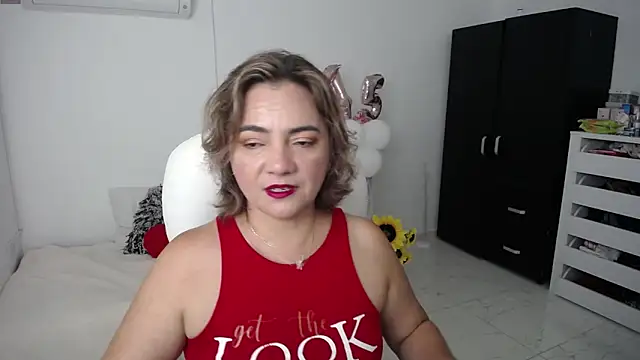 Snapshot of Chiraz_hasnaa chatting on January 26, 2025, 11:08 pm Chiraz hasnaa online show from January 26, 2025, 11:08 pm