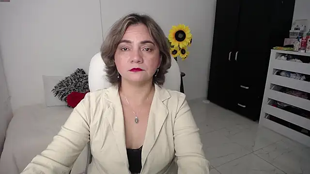 Snapshot of Chiraz_hasnaa chatting on March 5, 2025, 11:05 pm Chiraz hasnaa online show from March 5, 2025, 11:05 pm