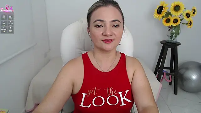 Snapshot of Chiraz_hasnaa chatting on September 11, 2025, 12:44 am Chiraz hasnaa online show from September 11, 2025, 12:44 am