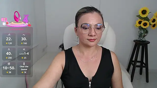 Snapshot of Chiraz_hasnaa chatting on October 15, 2025, 2:22 am Chiraz hasnaa online show from October 15, 2025, 2:22 am