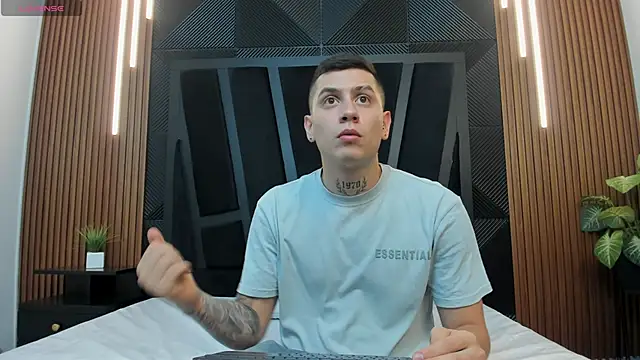 Yeiko Romero  online show from March 4, 2025, 5:24 pm