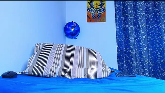 Thomass00 online show from April 4, 2026, 2:32 am