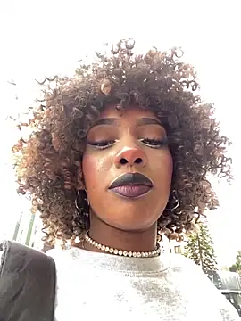 TIFFANYYSTAR online show from February 20, 2025, 1:19 pm