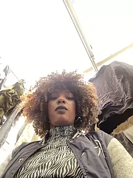 TIFFANYYSTAR online show from February 28, 2025, 1:36 pm