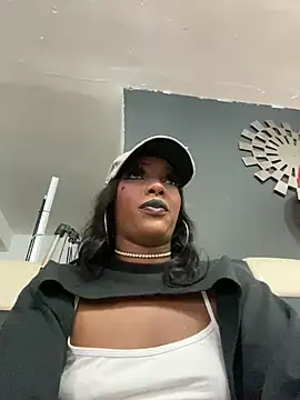 TIFFANYYSTAR online show from October 24, 2025, 1:51 pm