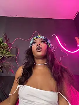 TIFFANYYSTAR online show from November 11, 2025, 8:20 pm