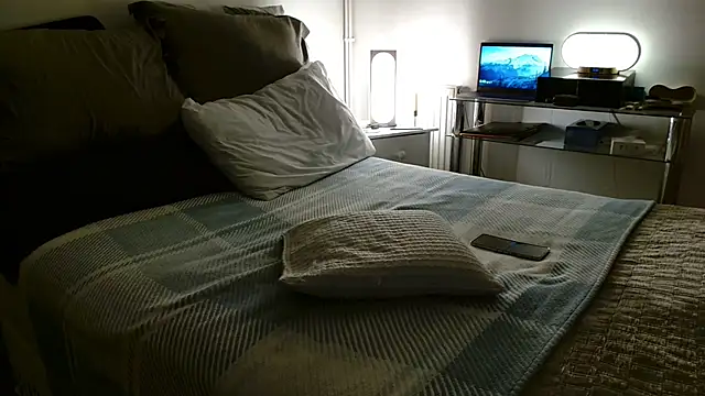 ImYourXtoy online show from March 30, 2026, 7:48 pm