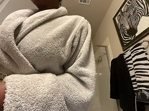 wynterheat online show from November 9, 2025, 1:42 pm