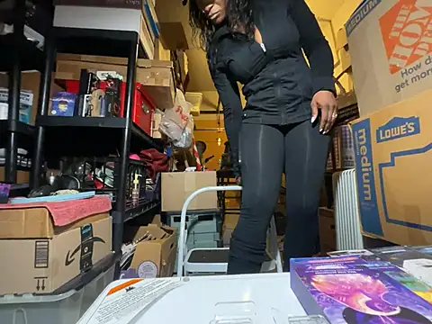 Snapshot of wynterheat chatting on June 6, 2026, 10:20 am wynterheat online show from June 6, 2026, 10:20 am