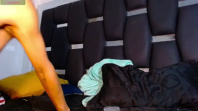 Snapshot of RyanRizzo chatting on February 4, 2025, 5:21 am RyanRizzo online show from February 4, 2025, 5:21 am