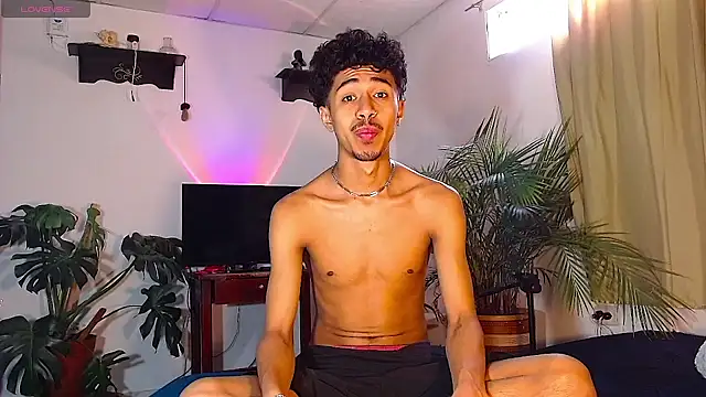 Snapshot of RyanRizzo chatting on February 4, 2025, 5:23 pm RyanRizzo online show from February 4, 2025, 5:23 pm