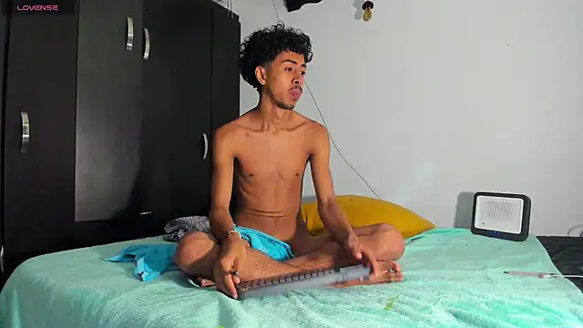 Snapshot of RyanRizzo chatting on March 18, 2025, 1:31 pm RyanRizzo online show from March 18, 2025, 1:31 pm