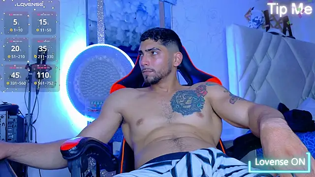 Rich boy01 online show from November 17, 2025, 6:35 pm