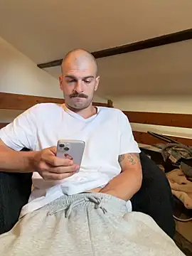 Greyoff online show from June 4, 2026, 1:06 pm