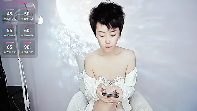 9ering-Er online show from October 31, 2025, 9:05 pm