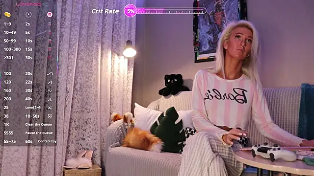 Snapshot of mari_moon_bunny chatting on November 4, 2025, 1:43 pm mari moon bunny online show from November 4, 2025, 1:43 pm