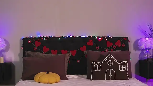 Snapshot of Denise_Garciia chatting on February 14, 2026, 1:30 pm Denise Garciia online show from February 14, 2026, 1:30 pm