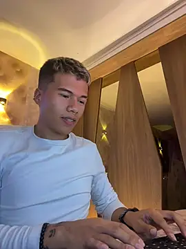 Logan smith1 online show from February 7, 2025, 8:01 am