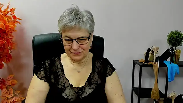 IrisDream online show from October 31, 2025, 7:20 am