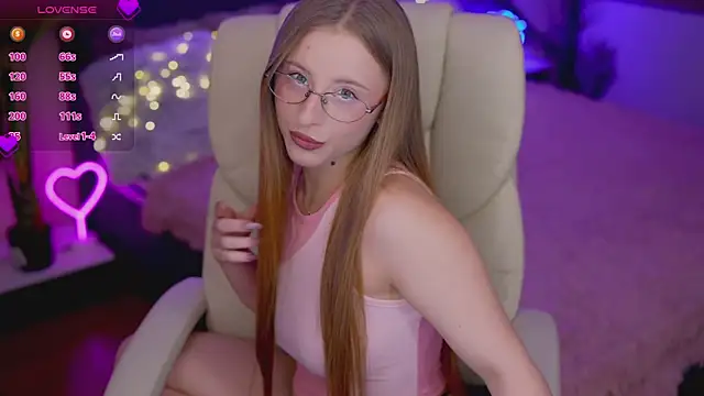 SilverrMoon online show from November 24, 2025, 7:13 pm