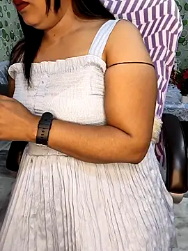 Cute-Raashii online show from November 3, 2025, 1:08 am