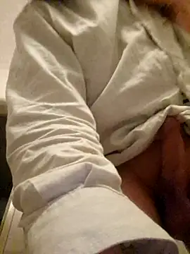 Josephine LIVE online show from April 9, 2026, 9:09 pm